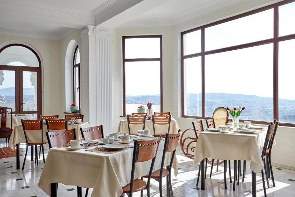 The Hilltop Skyline Hotel Tiflis Dış mekan fotoğraf