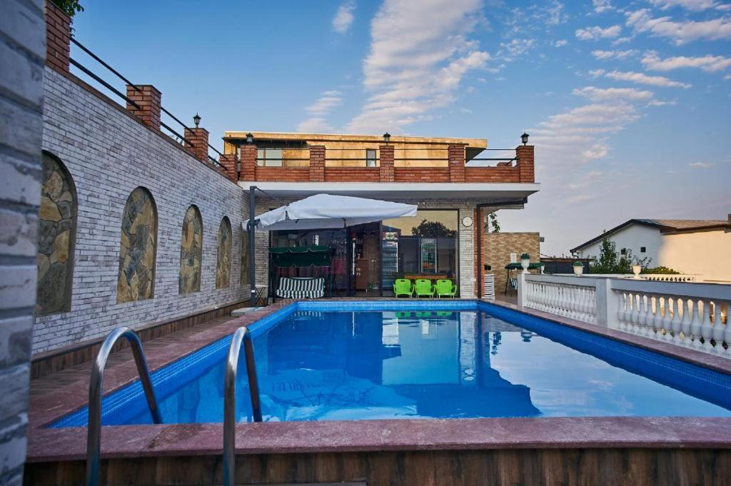 The Hilltop Skyline Hotel Tiflis Dış mekan fotoğraf