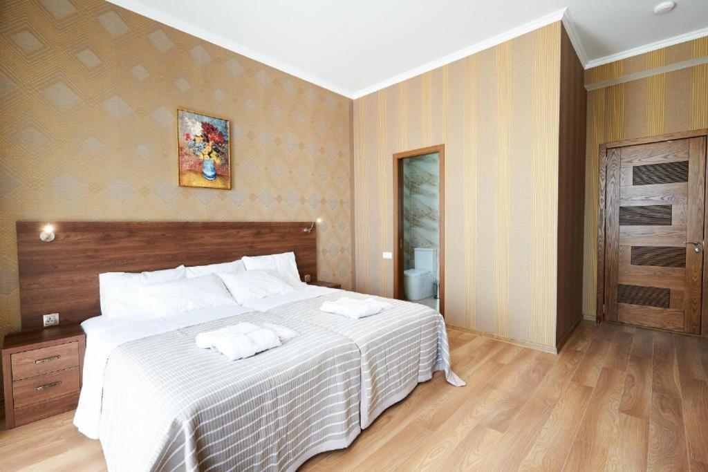 The Hilltop Skyline Hotel Tiflis Dış mekan fotoğraf