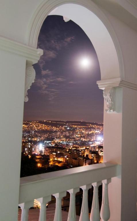 The Hilltop Skyline Hotel Tiflis Dış mekan fotoğraf